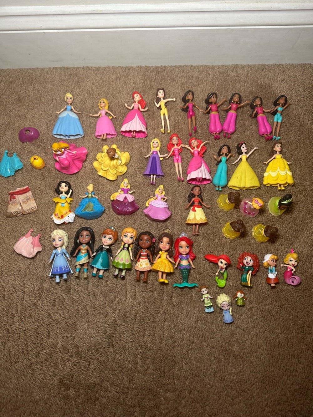Large Lot Of Mini Disney Princess Dolls Small Figures Moana Belle Frozen Variety